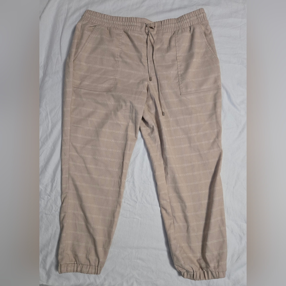 Nine West Plaid Tan Jogger pants XL